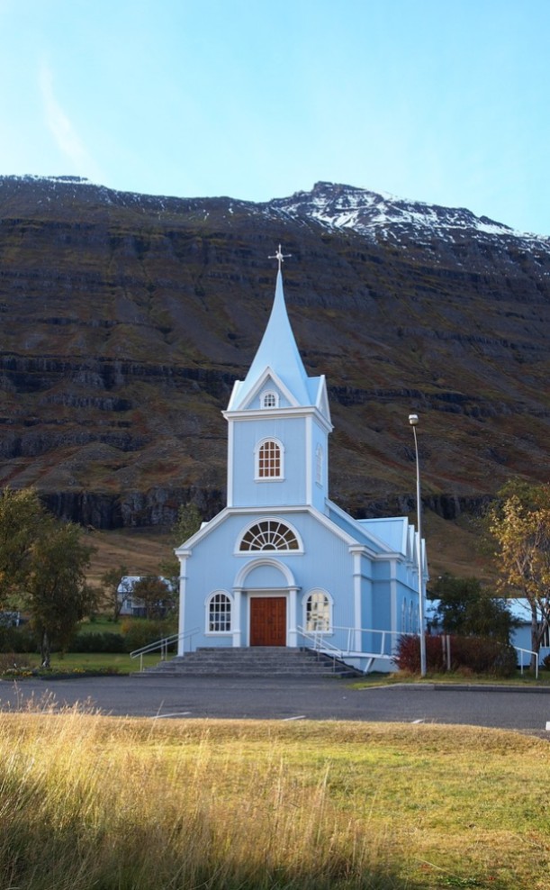 die Kirche von Seyðisfjörður